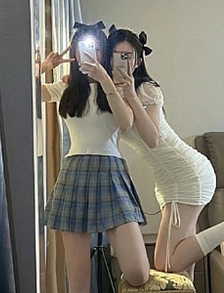 Bild 2 Yoona + Kim &quot;duo with girl&quot;